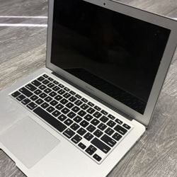 MacBook Air 13 In 