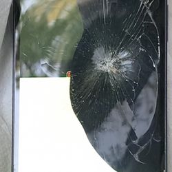 Apple iPhone 12 APPARENTLY FUNCTIONING BUT FOR PARTS ONLY