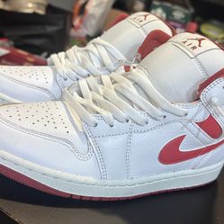 Nike Air Jordan 1 Mid SE Shoes 'White/Dune Red’ 8.5