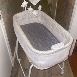 A Bluetooth Delta Children, Connect Bassinet for Sale in Fayetteville
