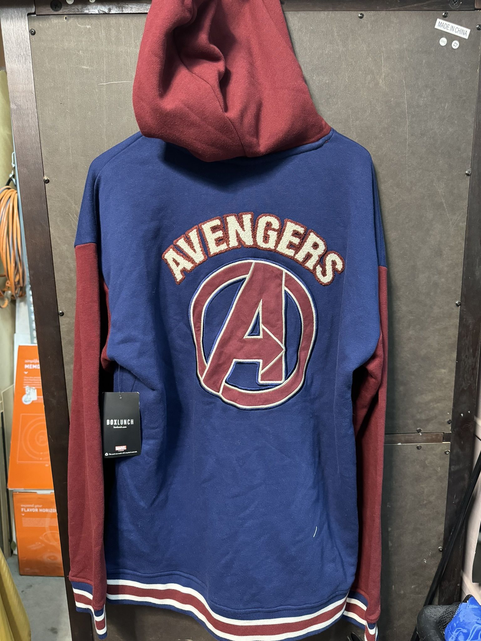 Marvel Avengers Hoodie Sweatshirt - Men’s Medium