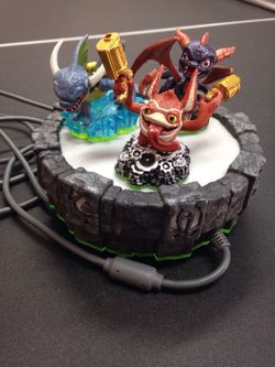 Sky landers box with three game pieces