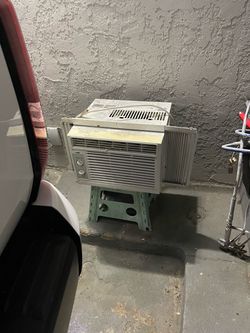 Window AC  works excellent