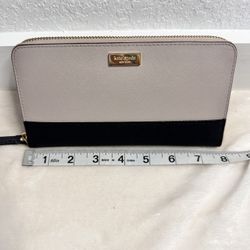 Kate spade laurel Way Neda Wallet