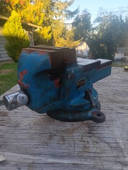 Bench Vise