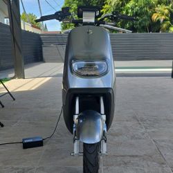 Yadea G5 Electric Scooter Bicicleta Eléctrica 