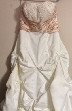 Wedding/Prom /Quinceañera Dress Size 9/10 (Large)