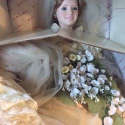 4- Royal Wedding - Princess Diana & Prince Charles's. Wedding Dolls