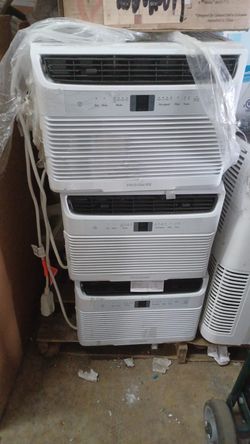 Air conditioner , a/c, aire acondicionado de ventana