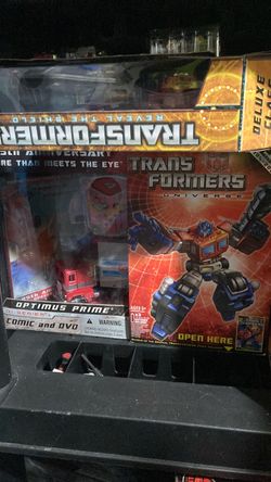 Transformers Universe Optimus Prime G1 Series Figure
