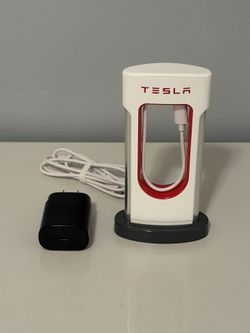 VERY NEW OFFICIAL Tesla Desktop Supercharger w/ Samsung 25W Charger and 5 ft USB-C Cable