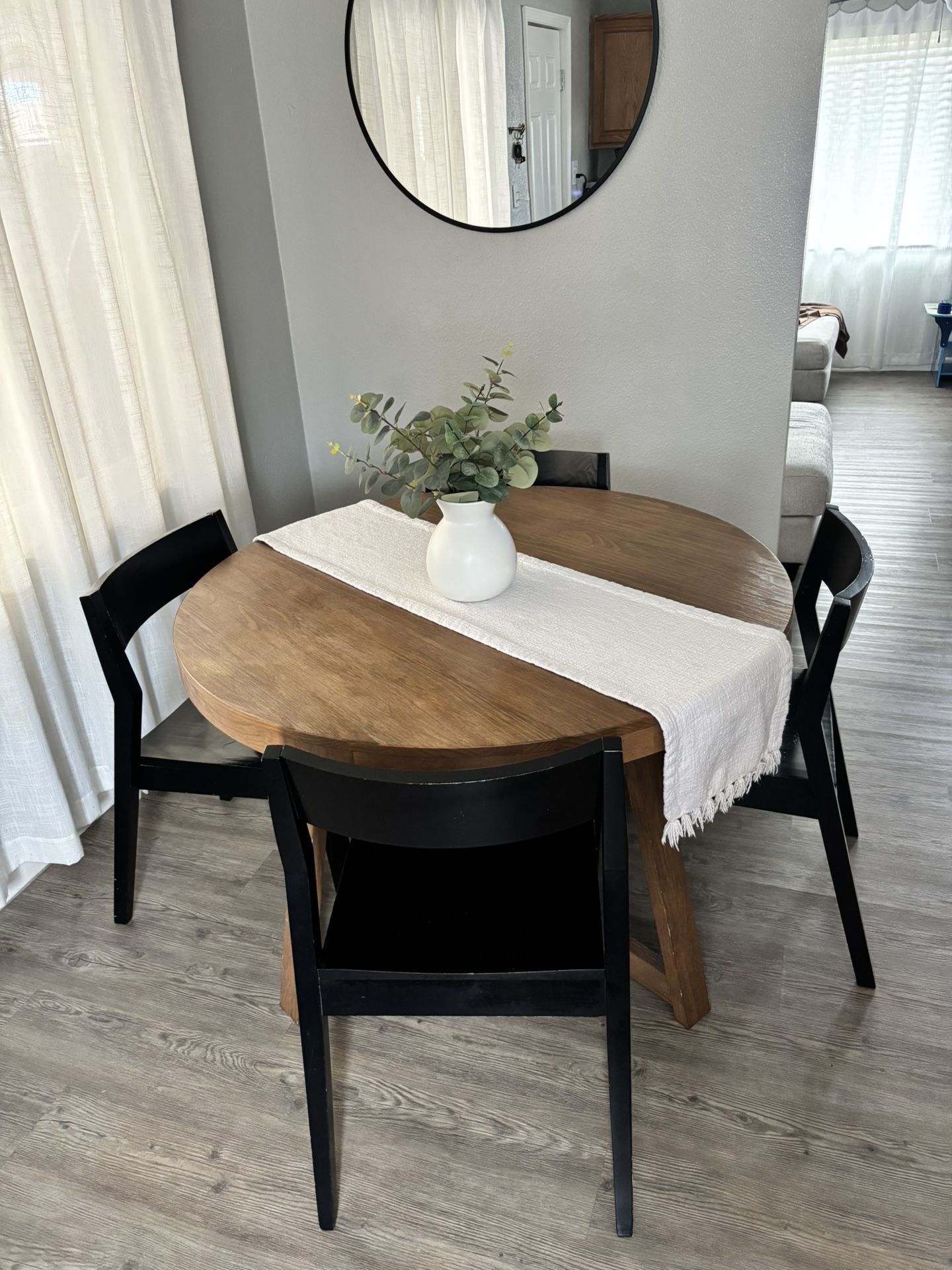 Table & Chairs