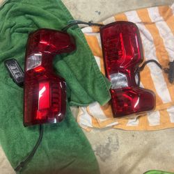2022 Chevy Silverado OEM Rear Tail Lights 