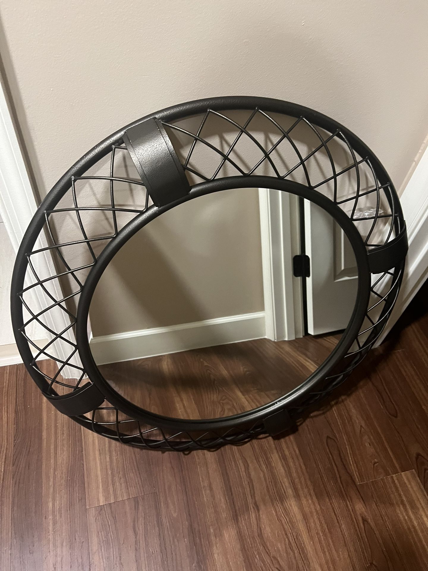 Mirror round for the wall, brown color or bronze for pick up