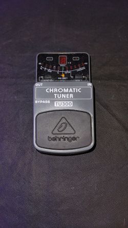 Behringer TU300 Chromatic Tuner Pedal Great Condition