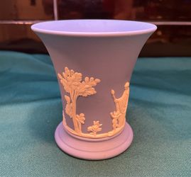 Vintage pretty Wedgwood blue Jasperware small vase