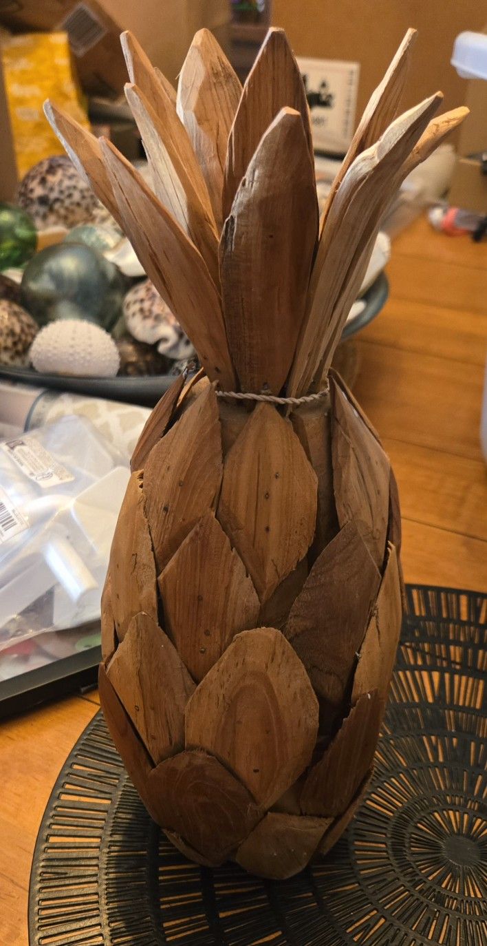 Driftwood Pineapple