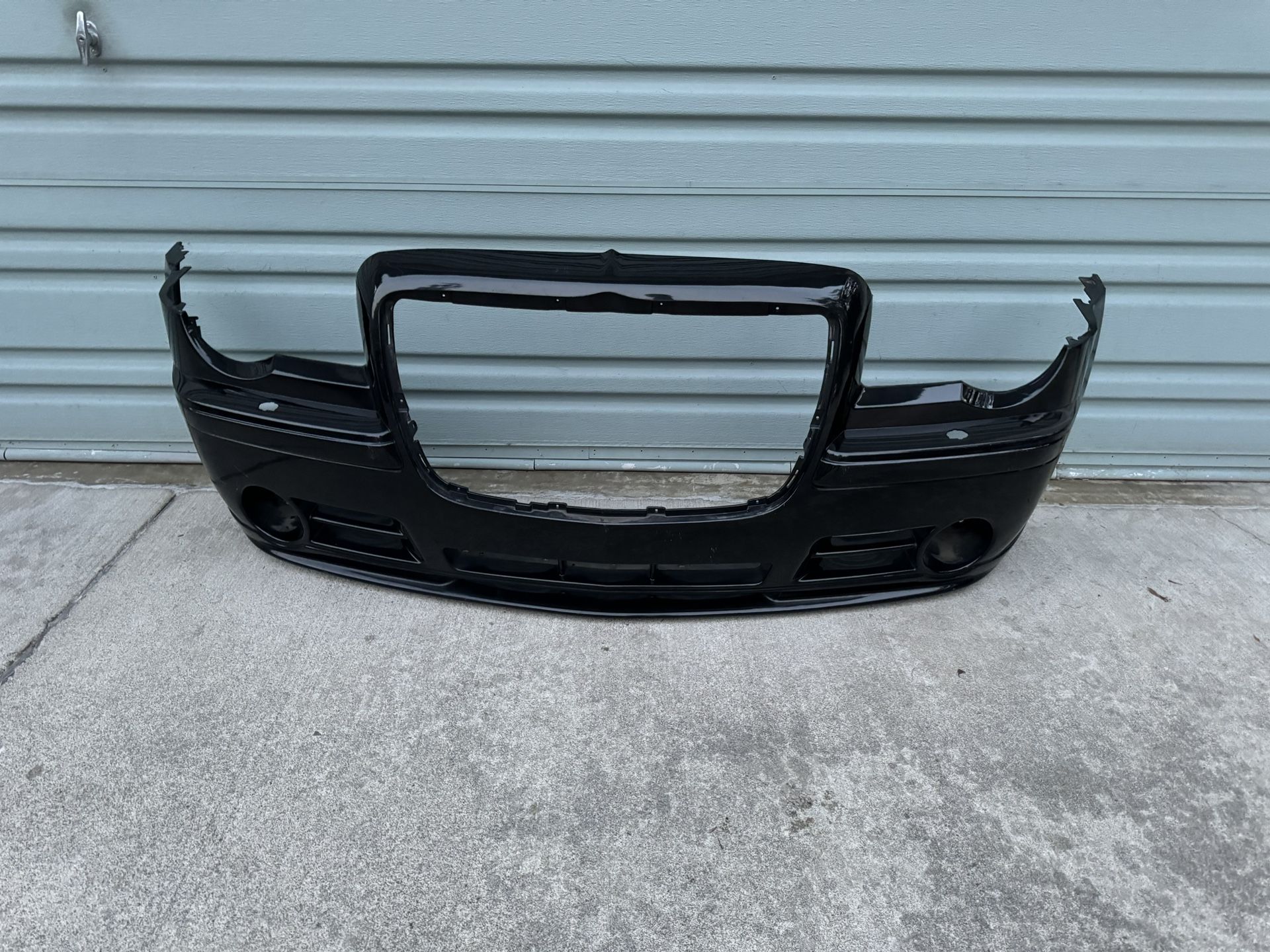 2005-2010 CHRYSLER 300C SRT8 6.1L Front Bumper cover