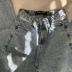 ULTRA HIGH RISE STRAIGHT JEANS