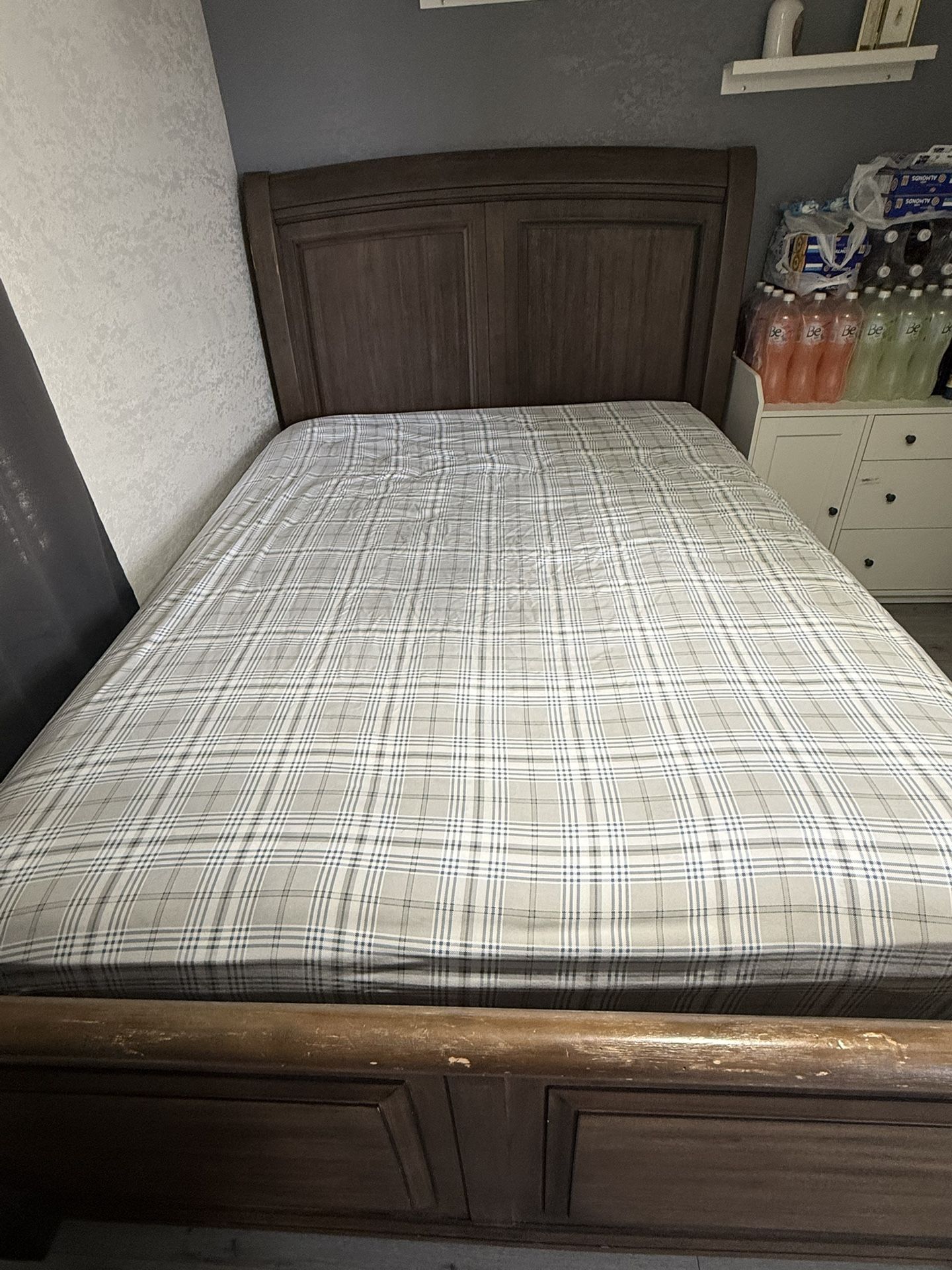 bed frame/mattress