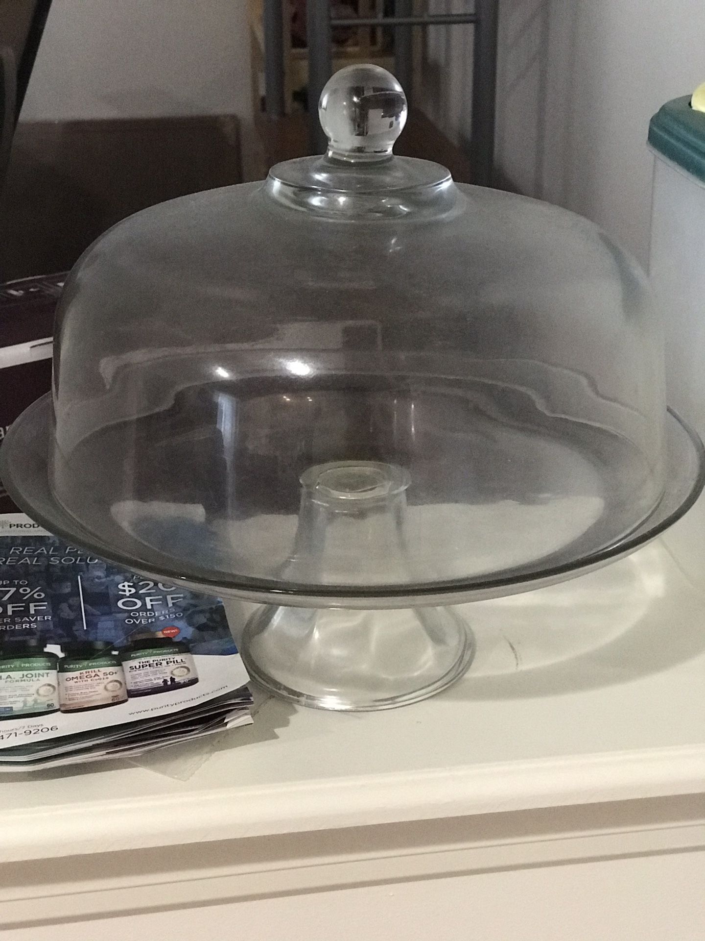 Glass Cake 🎂 Cover$10. ESTATE SALE