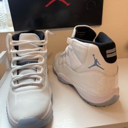Air Jordan 11 Legend Blue