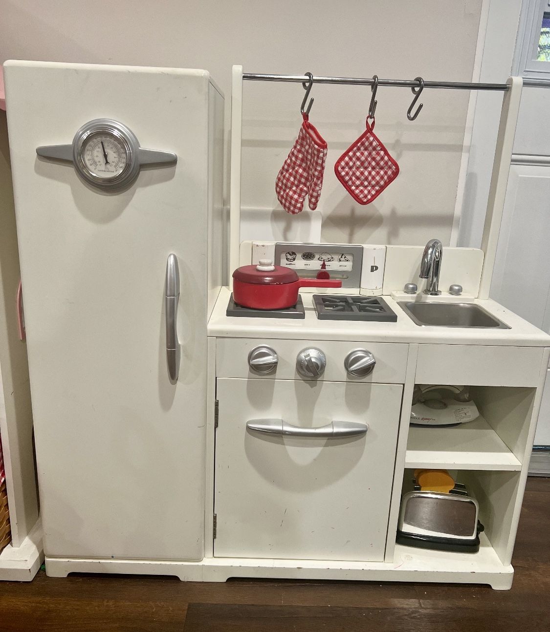Pottery Barn Kids Pbk White Toy Kitchen