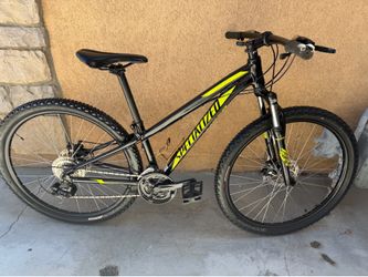 Specialized mountain bike size 27.5 like new