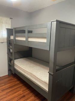 Bunk Bed (litera)