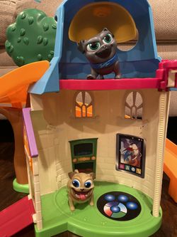 Disney Junior Puppy Dog Pals House Doghouse Playset Bingo & Rolly