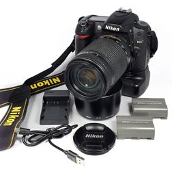 Nikon D80 10.2mp Digital DSLR Camera w/ Nikon 70-300mm Lens & Nikon MB-D80 Battery Grip - 19,497 Shutter Count - WORKS