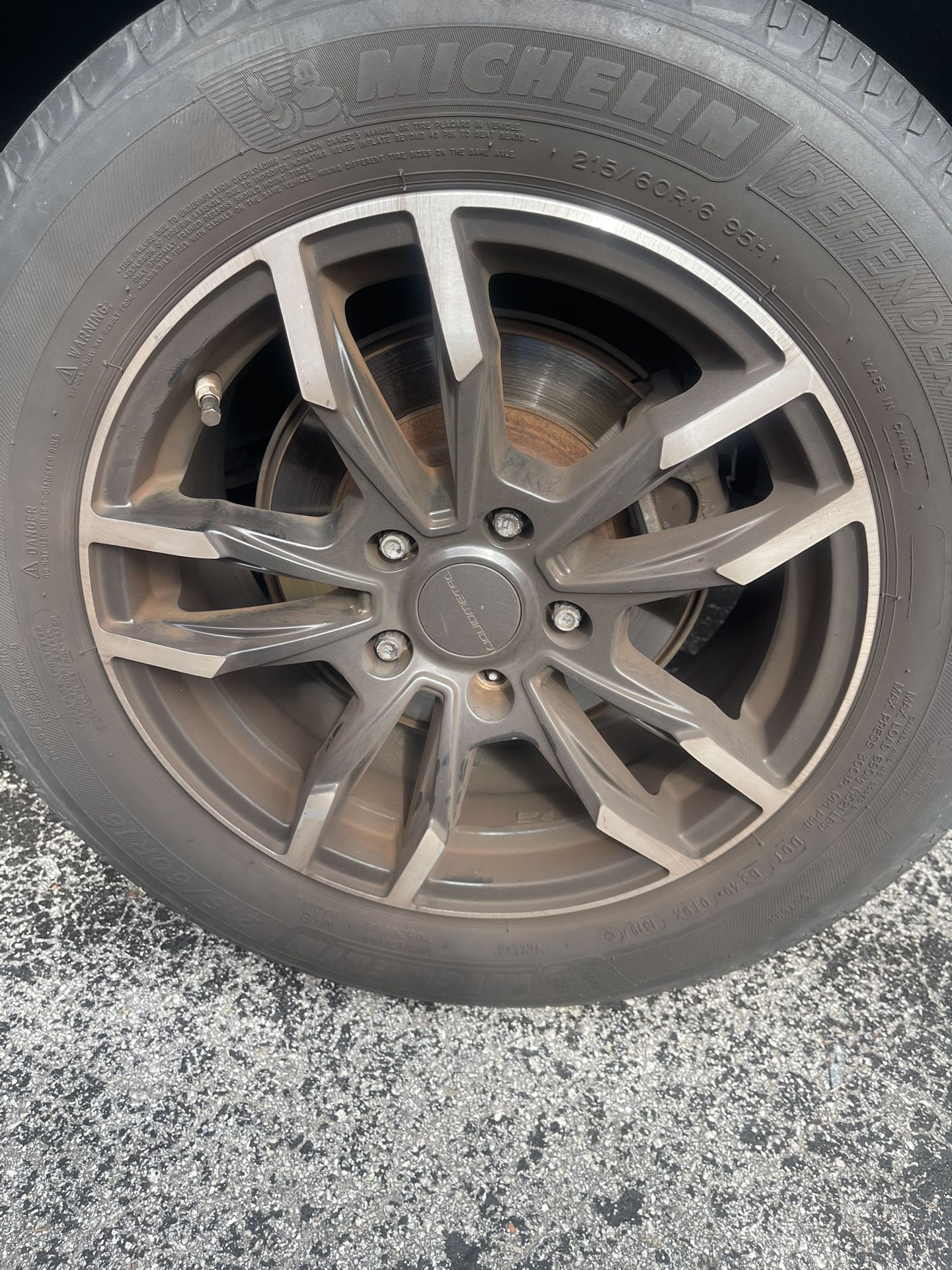 Honda Accord Tire / 215 60r16