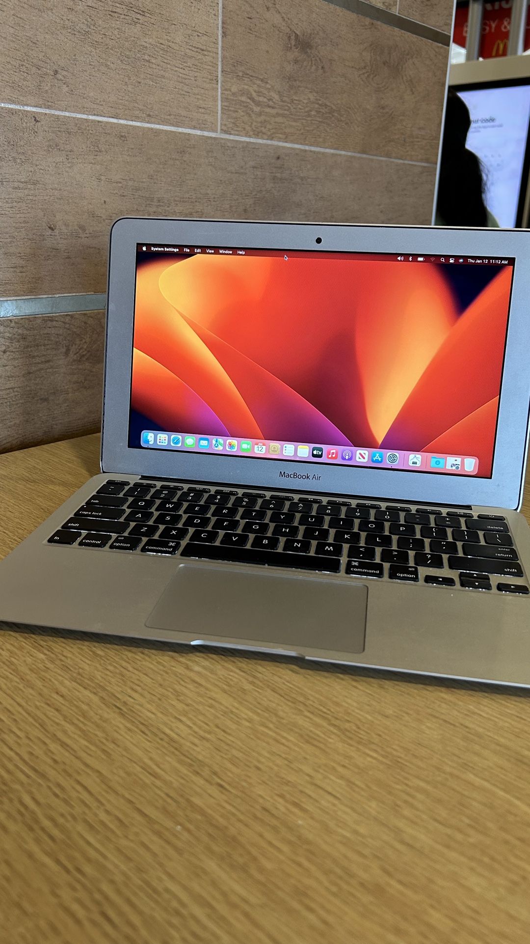Apple MacBook Air 11” i5/4GB/128GB SSD $180