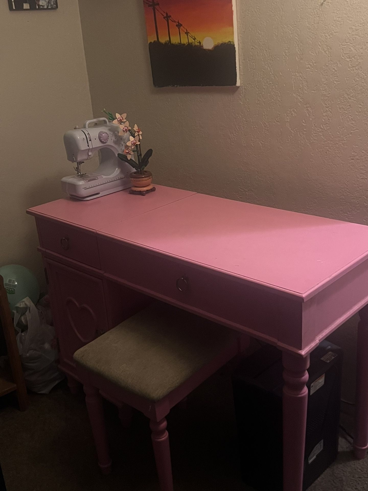 pink desk