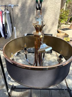 “ UTTERMOST “ TUXEDO BEAUTIFUL CHANDELIER ( LED LIGHTBULBS INCLUDE INCLUDED ) ORIGINAL COST $1200 - great condition ! 👍👍