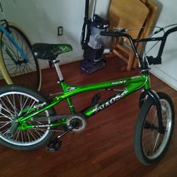 Mongoose Bike Really good Condition Asking For $50 I'll Take 45