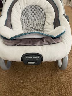 Almost new vibrating baby rocker