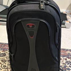 Tumi/Tech Black2 Wheel  Carry On Luggage