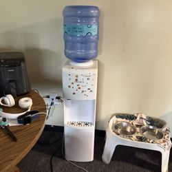 Top Loading Water Dispenser And 2 Bottles