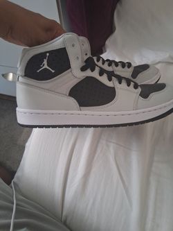 Jordan's size 8