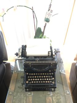 Antique Underwood Manuel type writer 1900’s