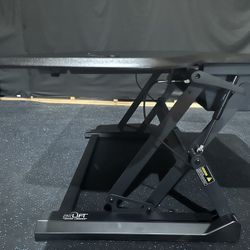 Airlift Hydraulic Desktop Riser with Keyboard tray