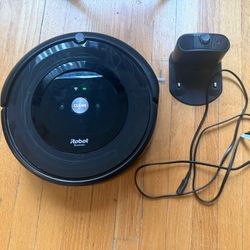 iRobot Roomba E5. (5150) Robot Vacuum