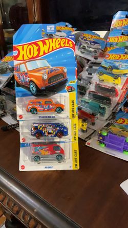3- HOT WHEELS