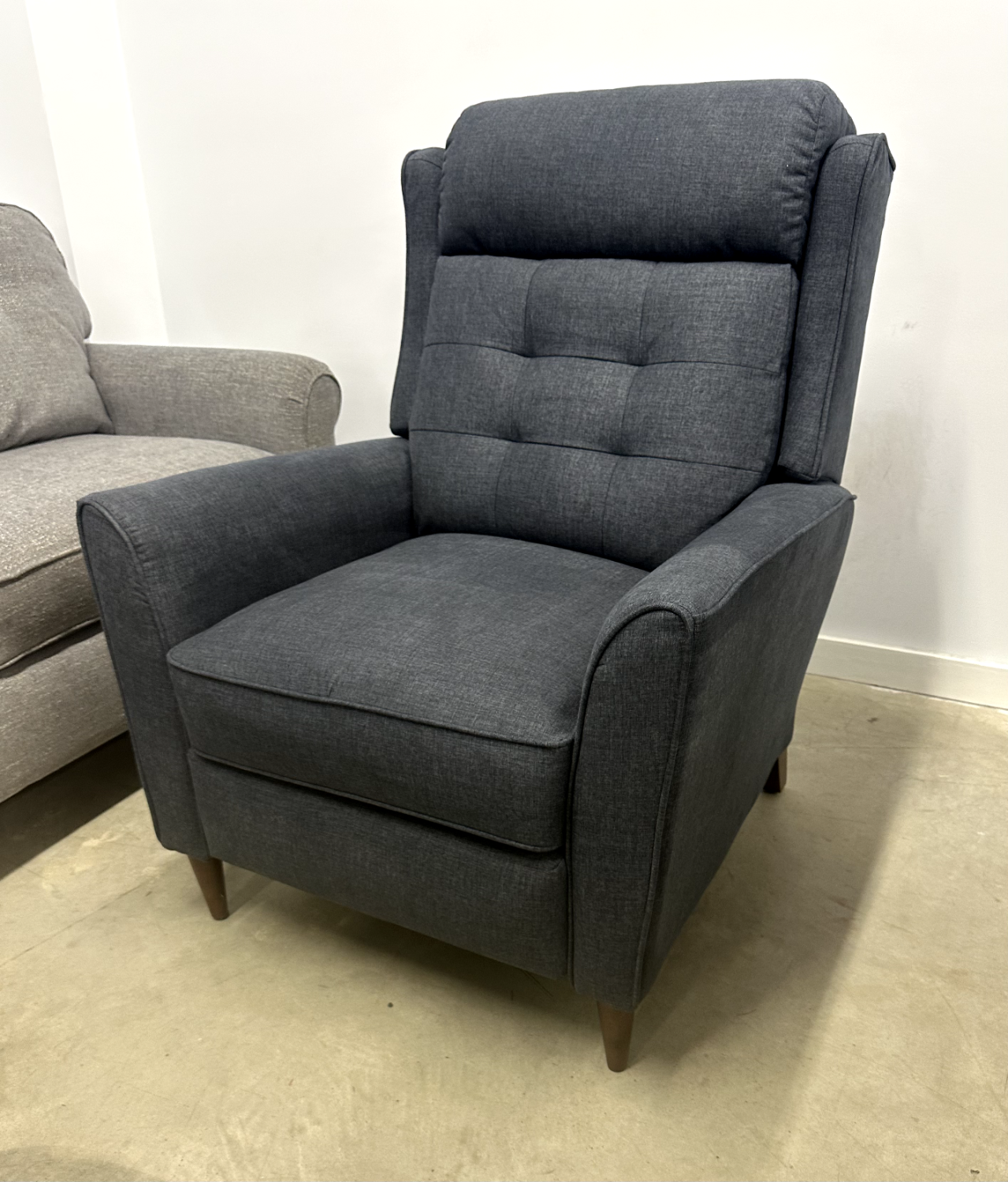 La-Z-Boy Brentwood Recliner - Delivery and Financing Available!