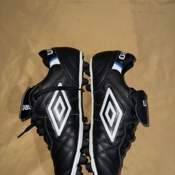 Umbro Speciali Size 7.5 $100