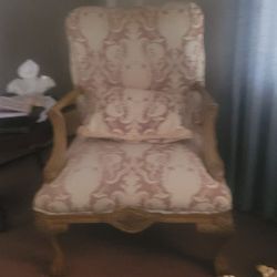 Antique oversized chair Queen anne