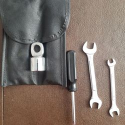 2007 Rx350 Lexus tire reserve kit