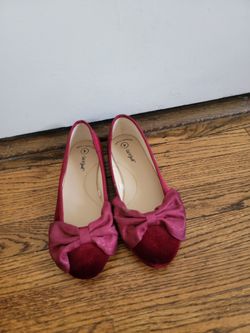 Girl flats size 4