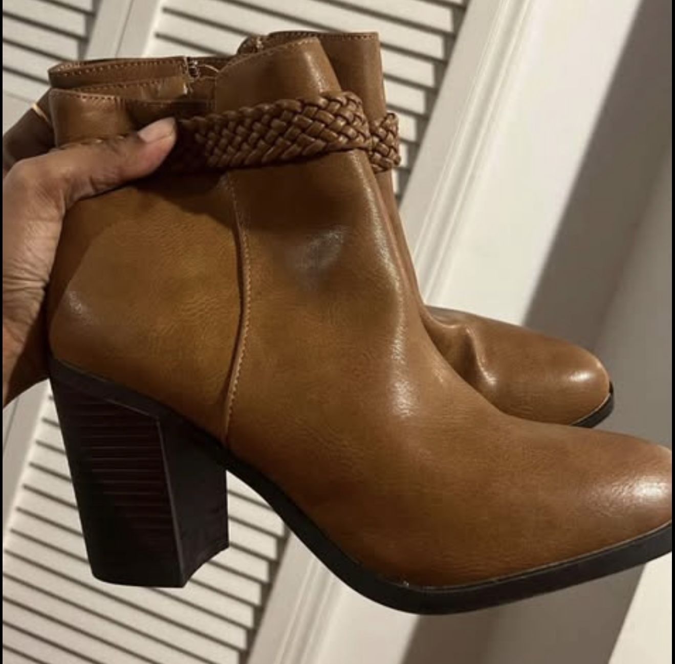 Journee Collection Booties, Size 9, 2.5 inches heel, Cognac color